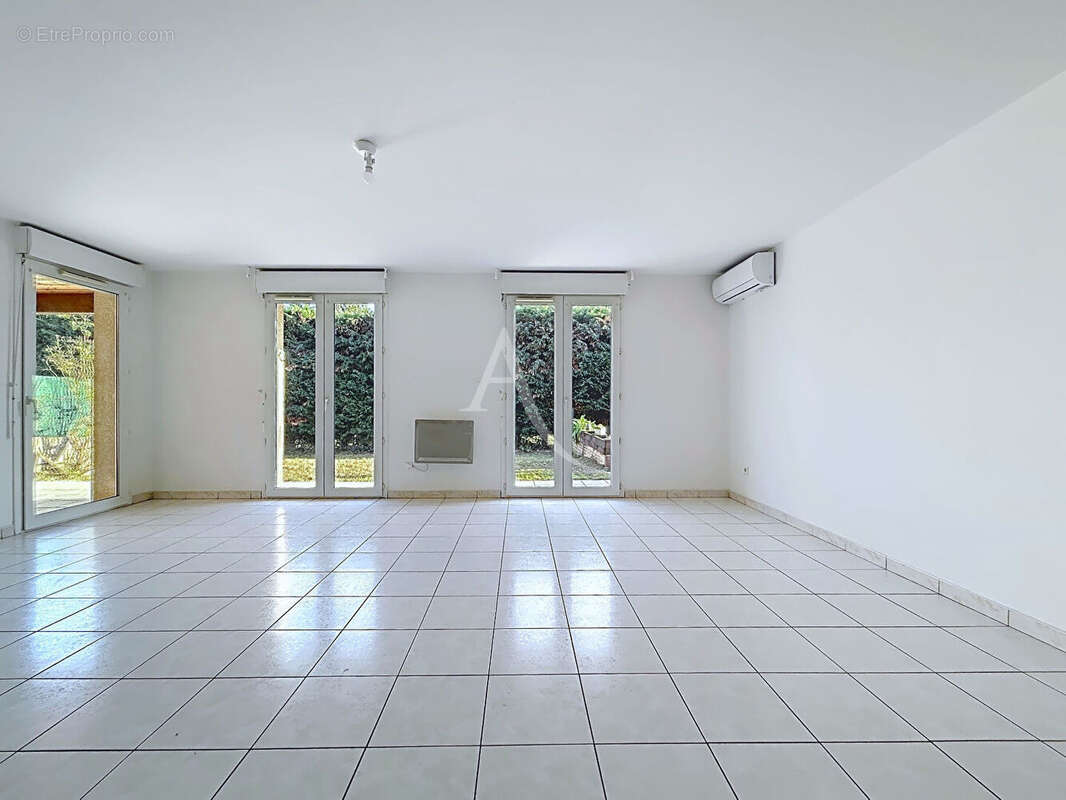 Maison à LESPINASSE