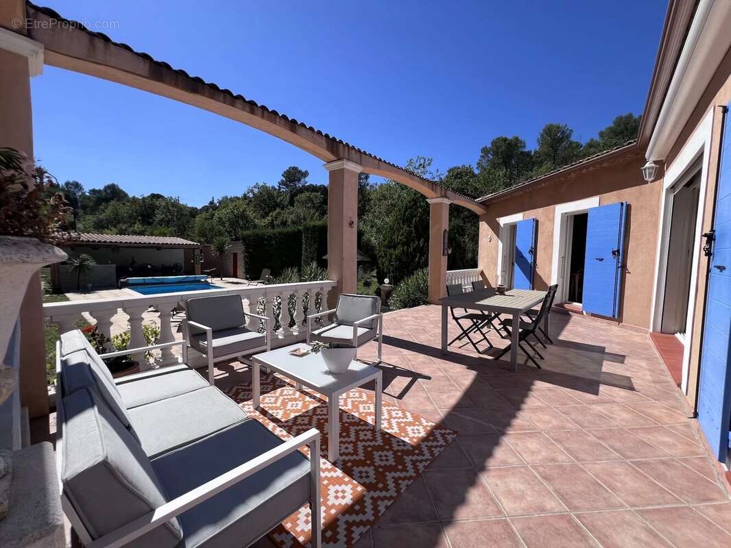 Maison à TOURVES