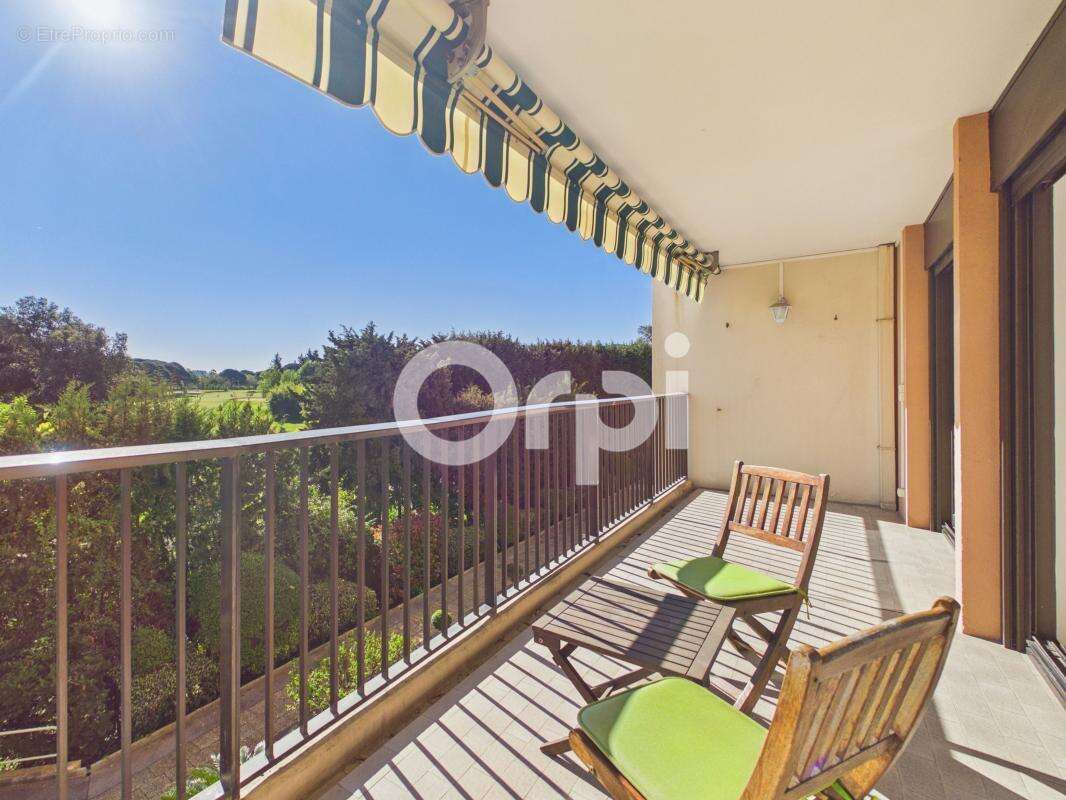 Appartement à MANDELIEU-LA-NAPOULE