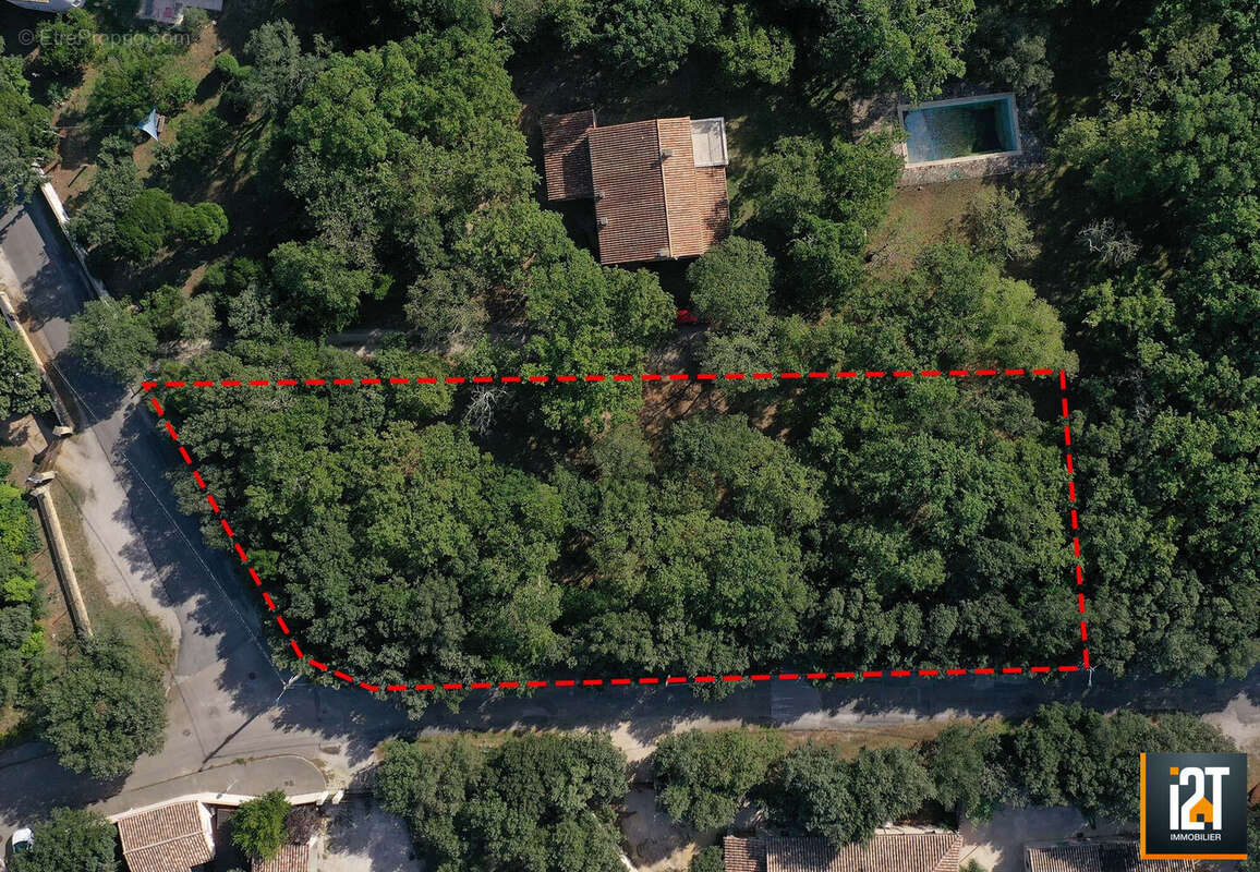 Terrain à SAINT-SIFFRET