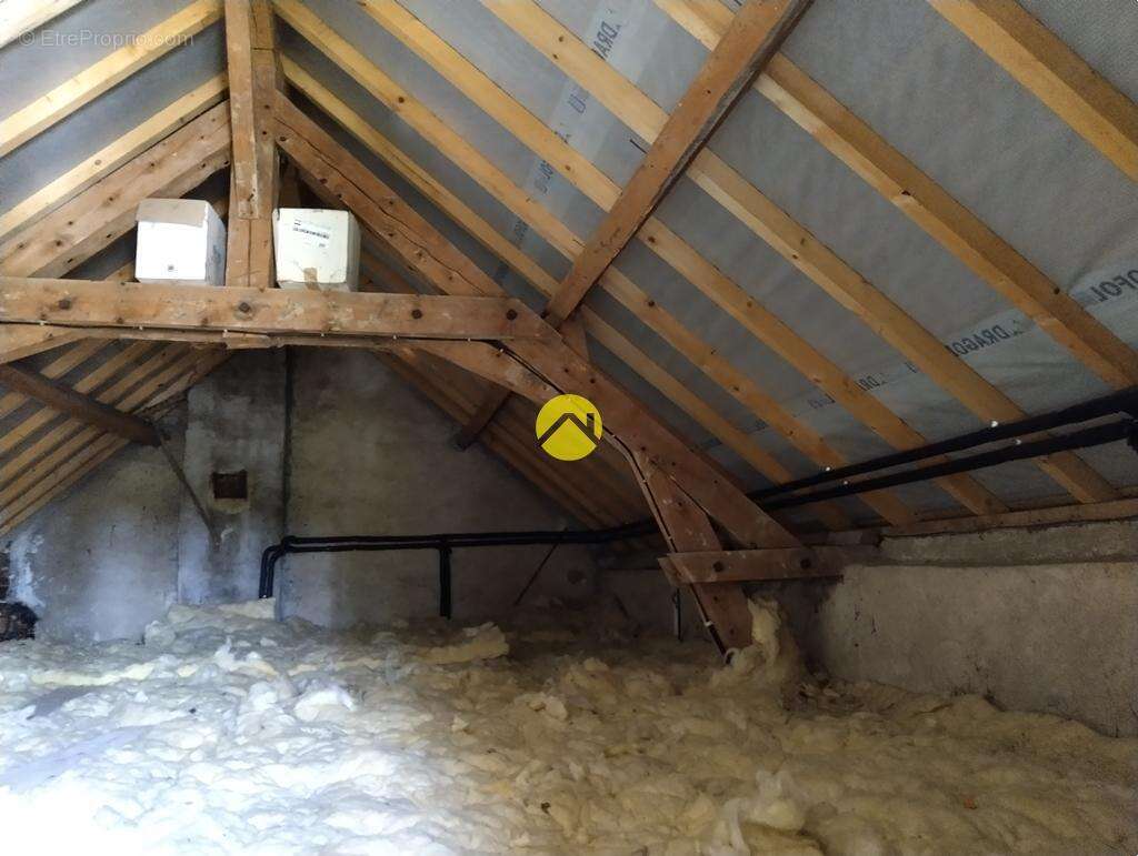 Maison à LE VEURDRE