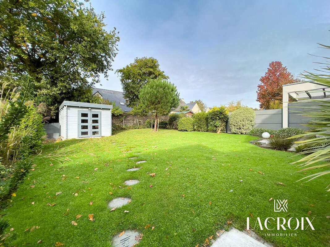Maison à LA CHAPELLE-DES-FOUGERETZ