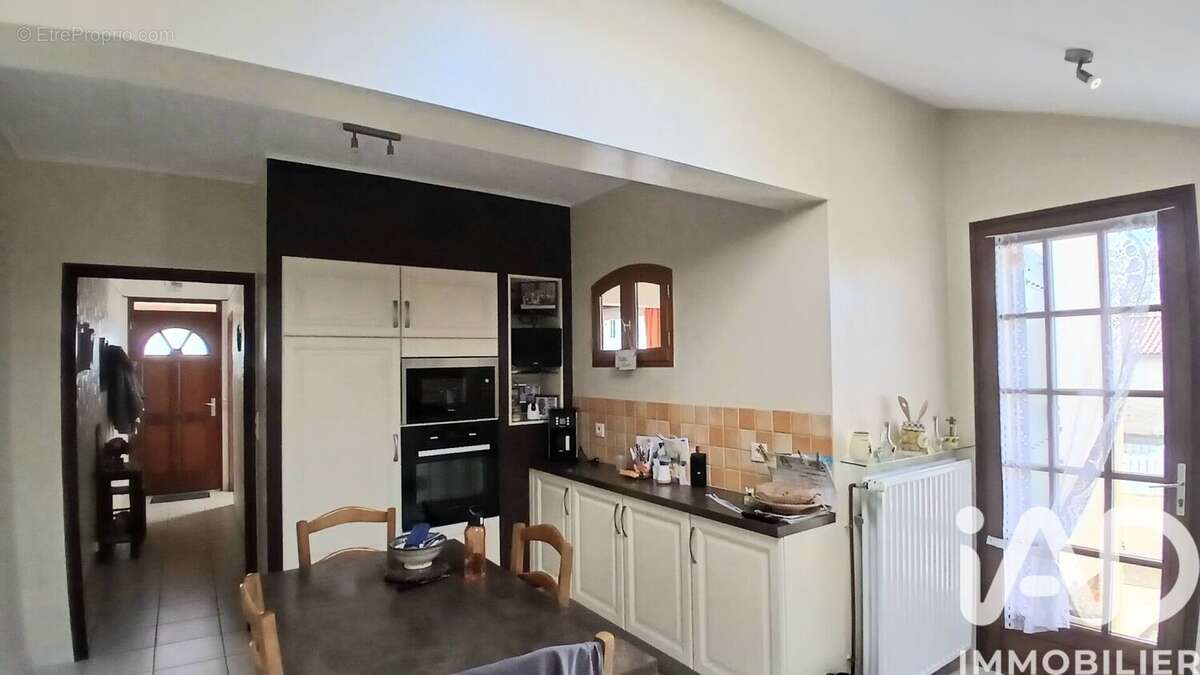 Maison 97 m² à Saint-Jean-De-Beugne  - photo 9