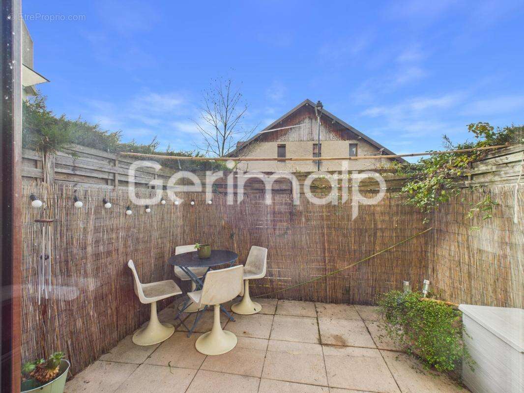 Vente - Appartement - 2 pièces + cuisine - 37 m² - 246 750 € - - photo 3