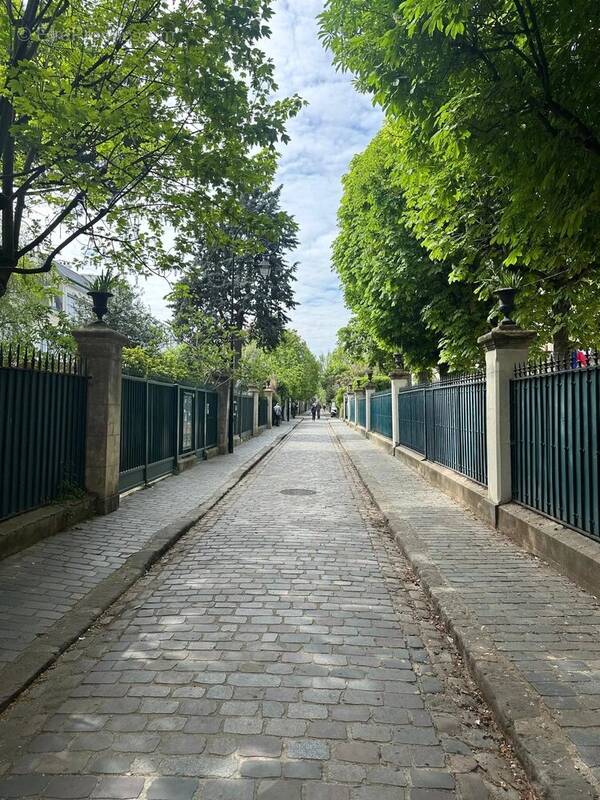 Commerce à PARIS-17E