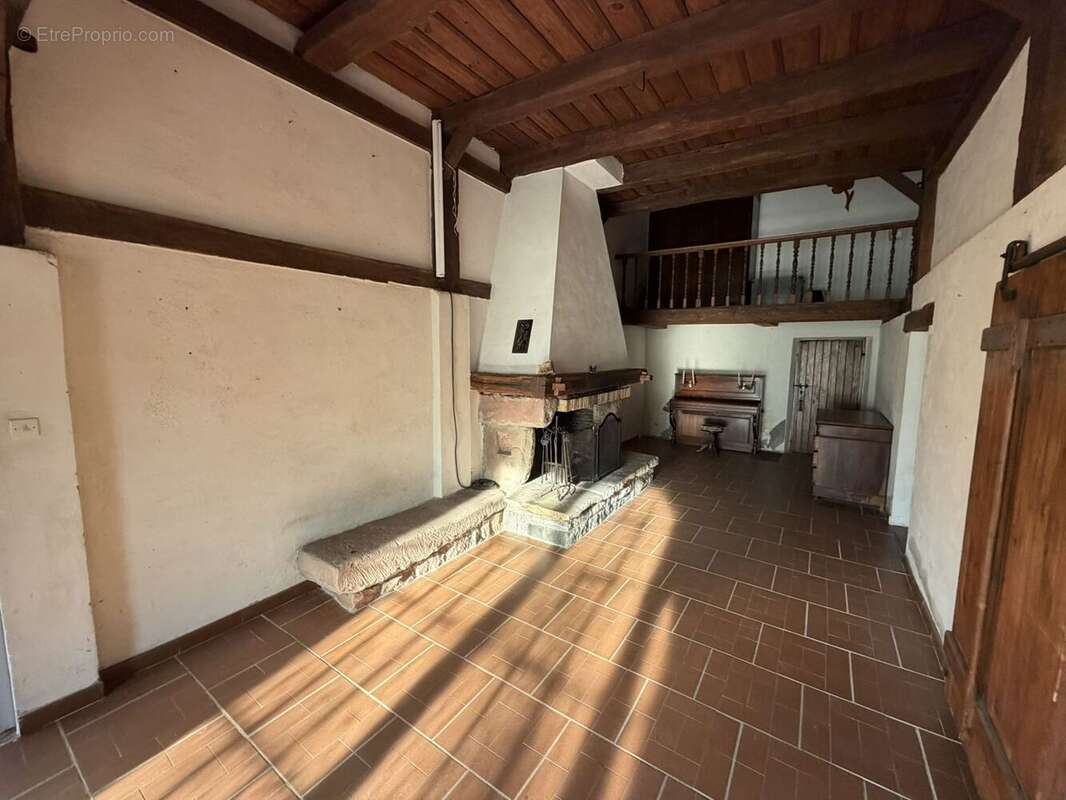 Maison à BEAUMENIL
