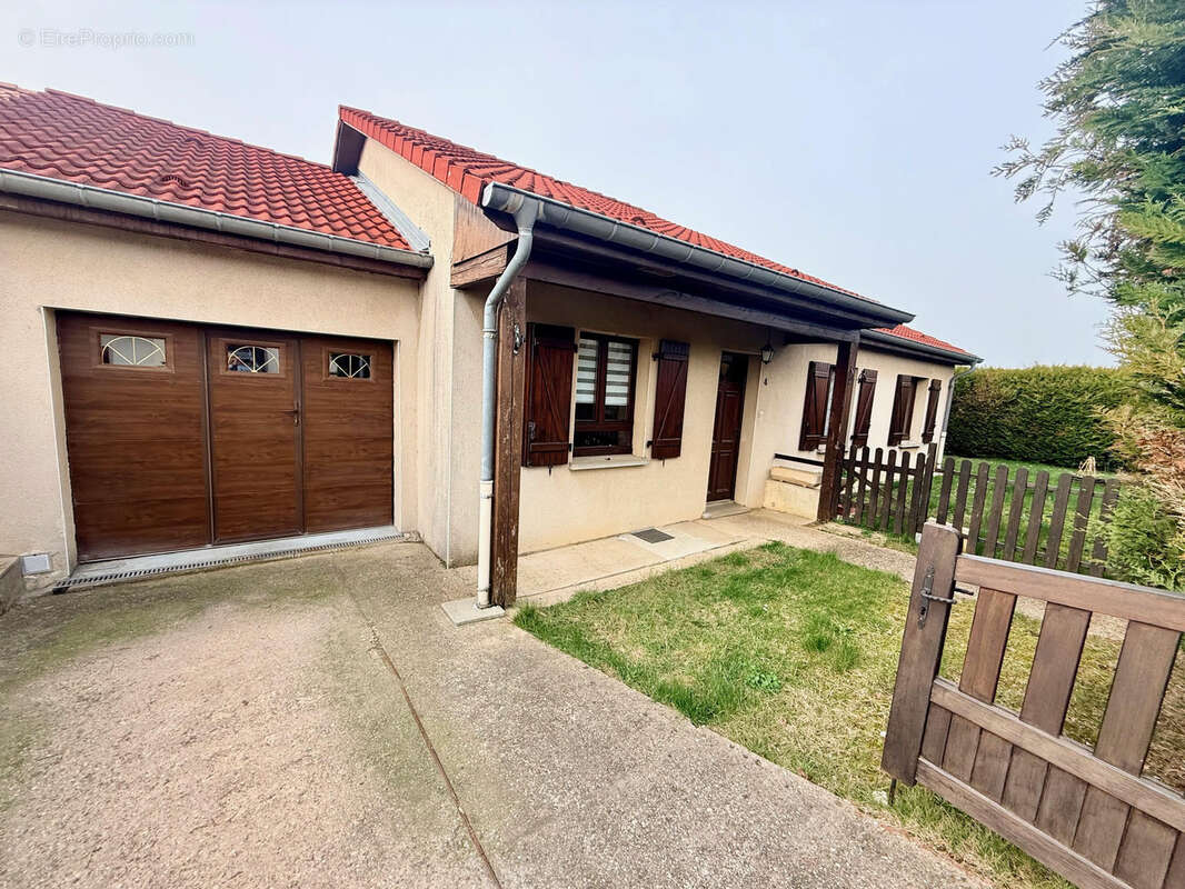 Maison à SAINTE-MARIE-AUX-CHENES