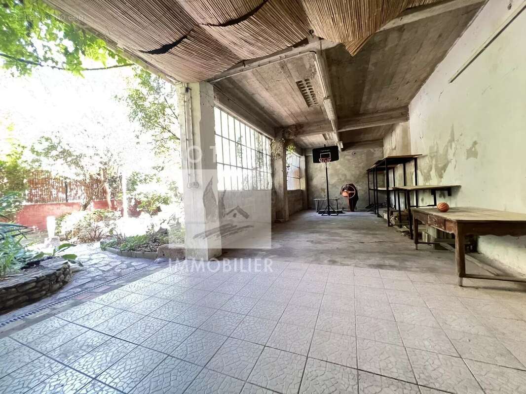 Bollene  maison  239m²  terrasses & jardin interieur  grand garage -potentiel exceptionnel - photo 8