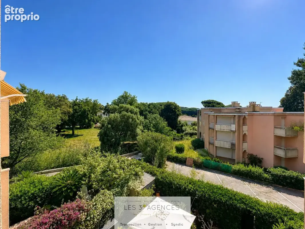 2 pièces 41m2 - 2 parkings - secteur du Parc de Cavalaire - photo 8