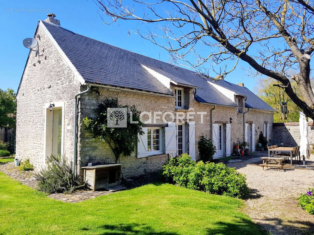 Maison Roinvilliers 7 pièce(s) 243 m2 - photo 2