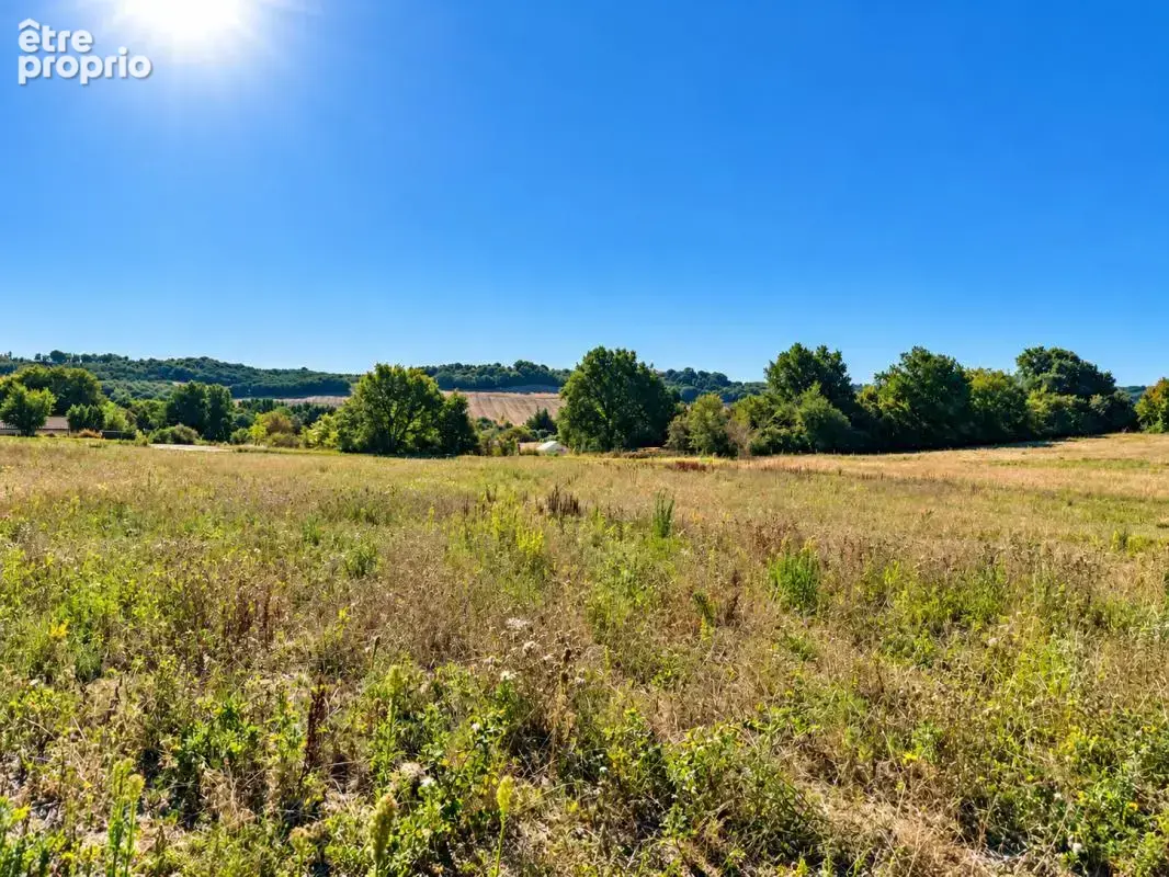 Terrain constructible 2497m2 au calme - photo 2