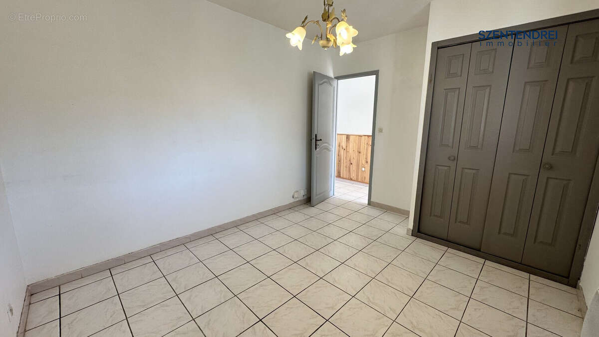 À vendre maison T3 avec garage à Lunel Nord - Maison à LUNEL