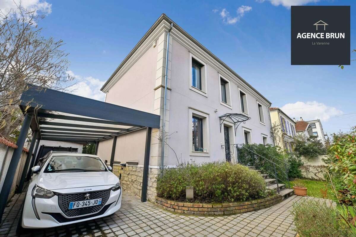 Maison à SAINT-MAUR-DES-FOSSES