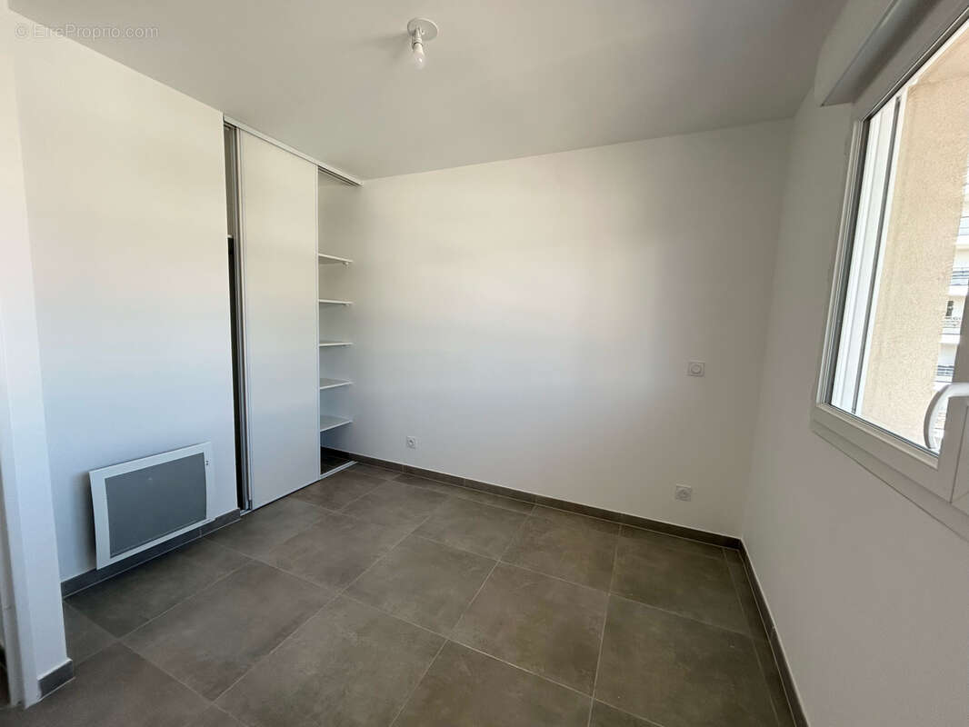 Appartement à MARSEILLE-4E
