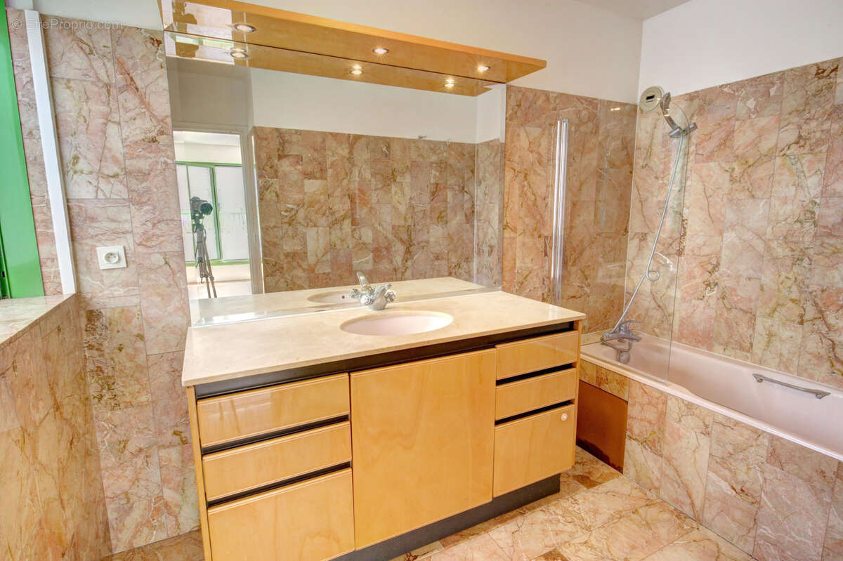 4 pieces 112,64m2, 3 chambres face au bois de vincennes dans un immeuble recent - photo 13