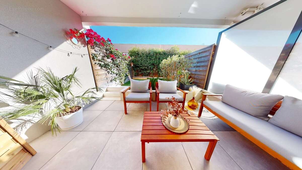 Appartement à VILLENEUVE-LOUBET