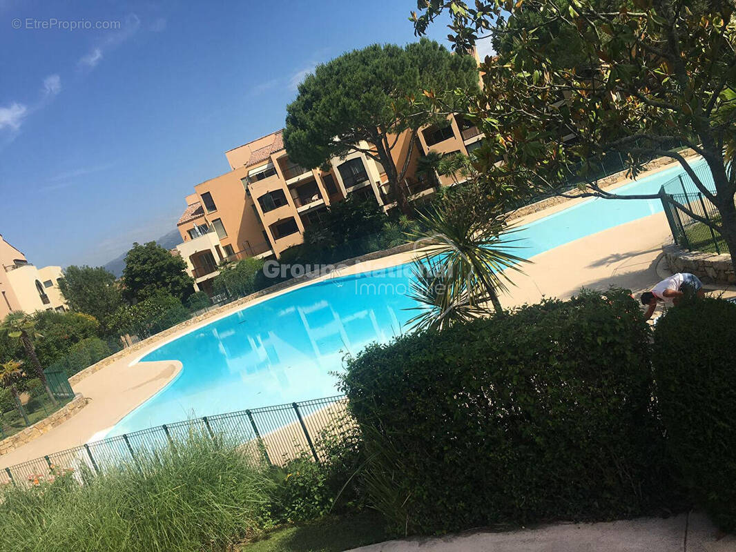 Appartement à MOUGINS