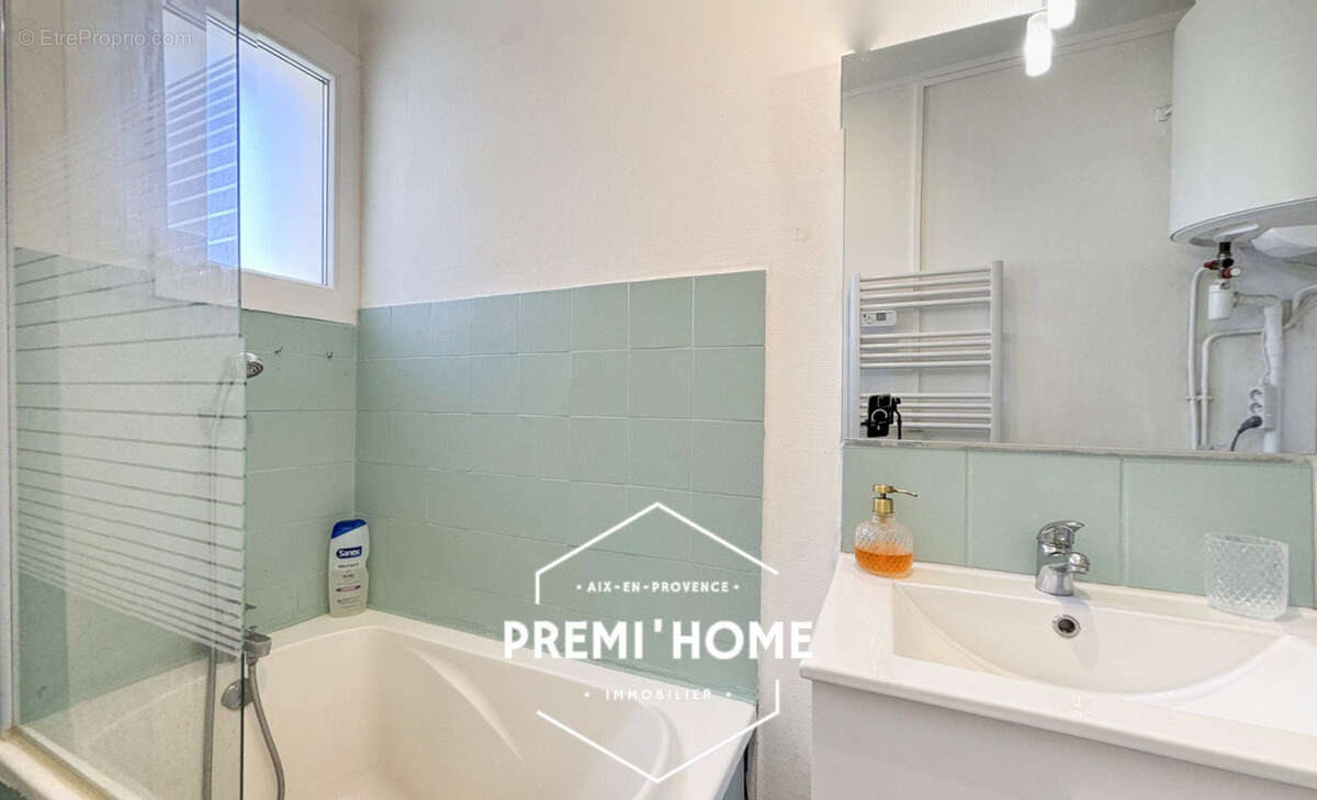 Appartement à MARSEILLE-5E