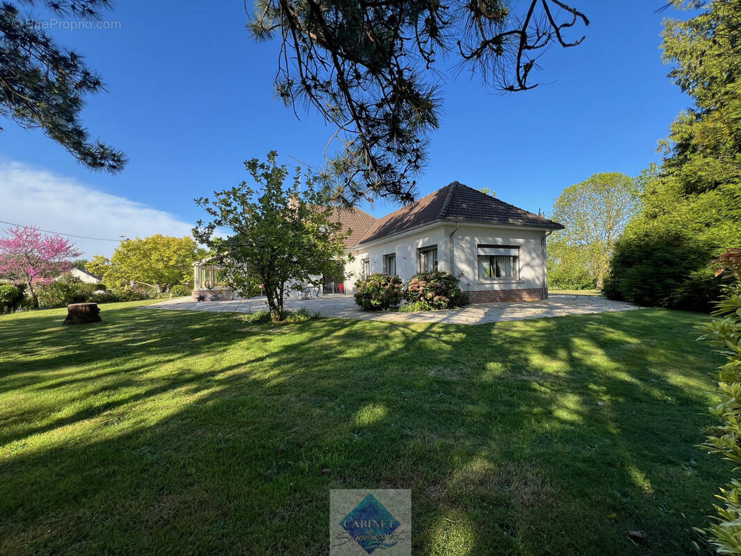Maison à TOURS-EN-VIMEU