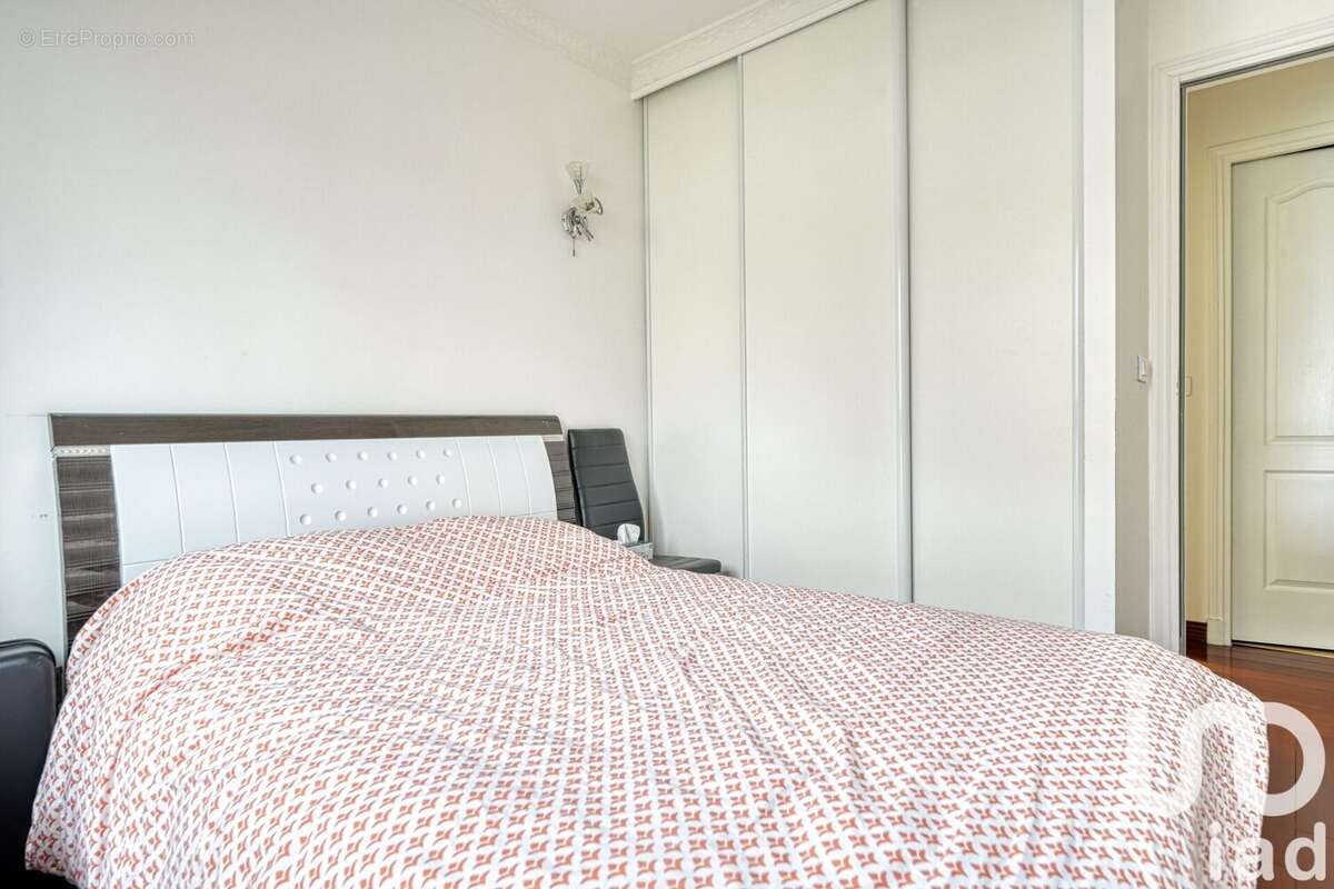 Photo 7 - Appartement à COURBEVOIE