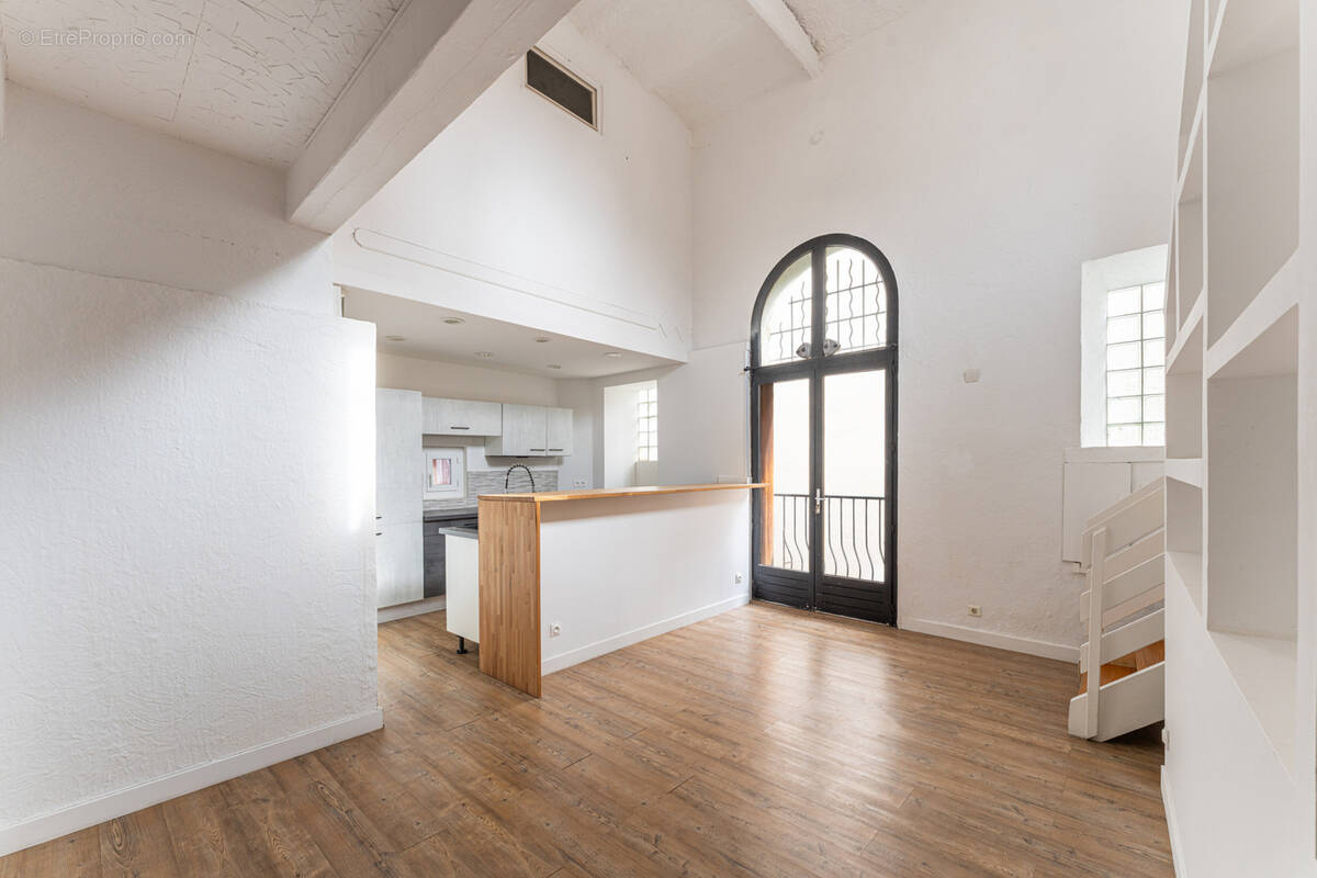 Appartement à MARSEILLE-4E