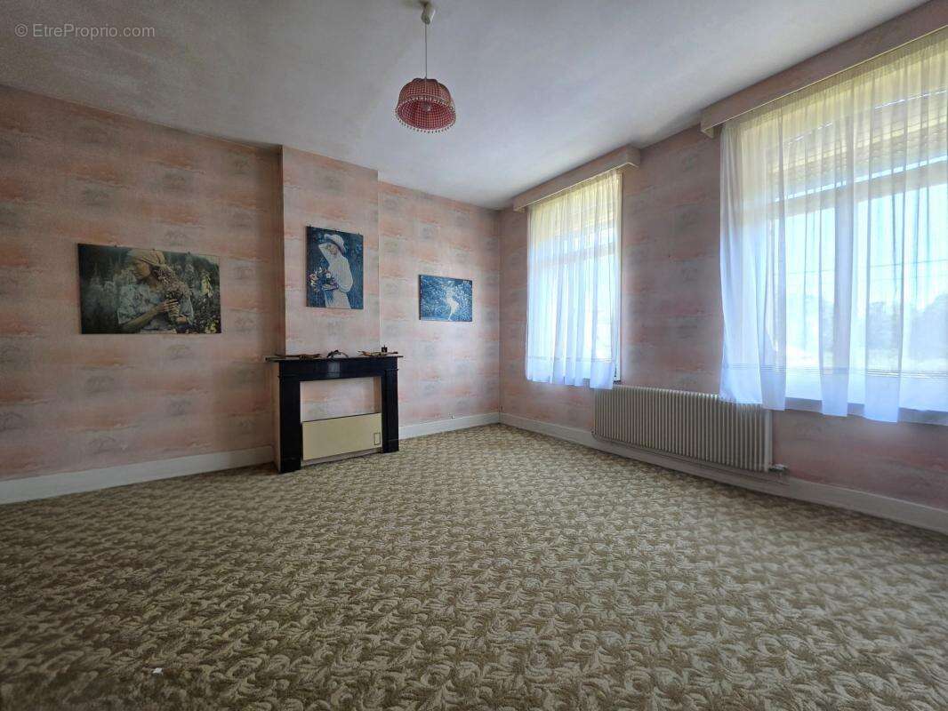 Maison de caractère 228m² avec garage et terrain clos - photo 13