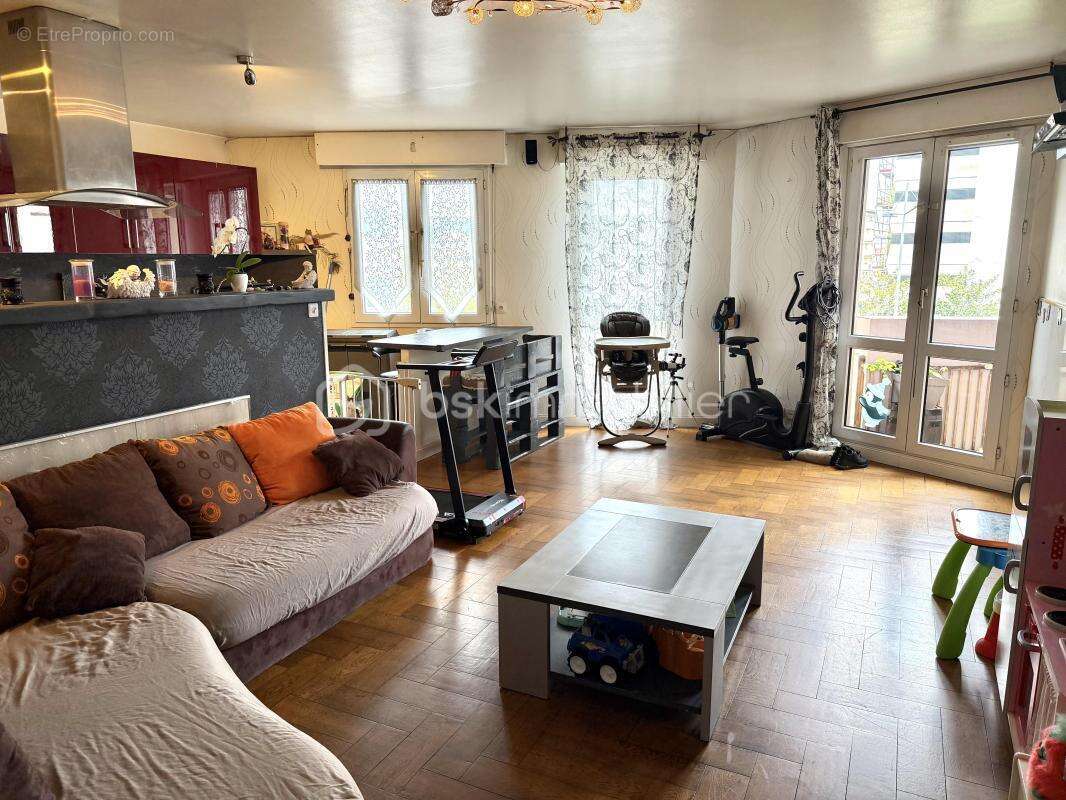 Rouen 76100 quartier MATMUT - appartement T4 - 3 chambres, 3 balcons, un box de stationnement, cave - photo 2