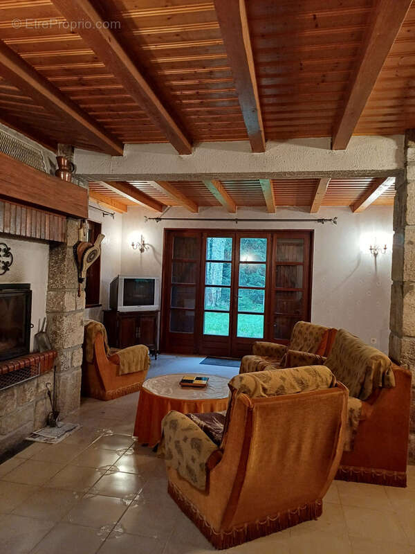 Maison d'environ 170m2 habitables, garage, dépendances sur environ 1 ha de terrain - photo 6