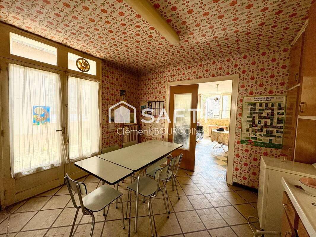 Appartement 188 m² à Le Grand-Luce  - photo 3