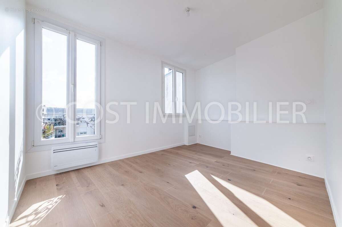 Appartement à COURBEVOIE