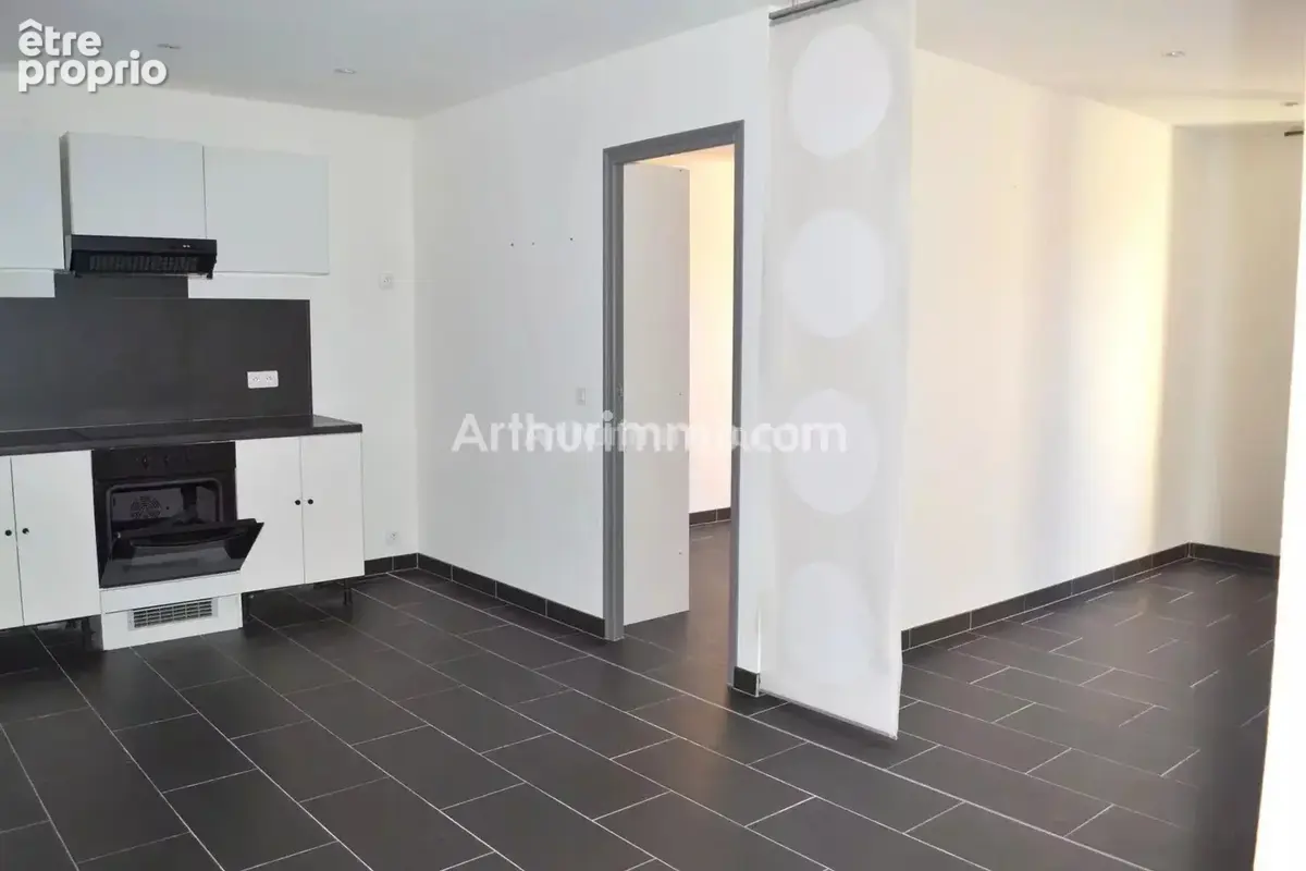Appartement 64 m² à Cogolin  - photo 5