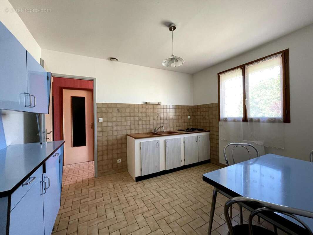 Maison 59 m² à Saint-Jean-D'angely  - photo 6