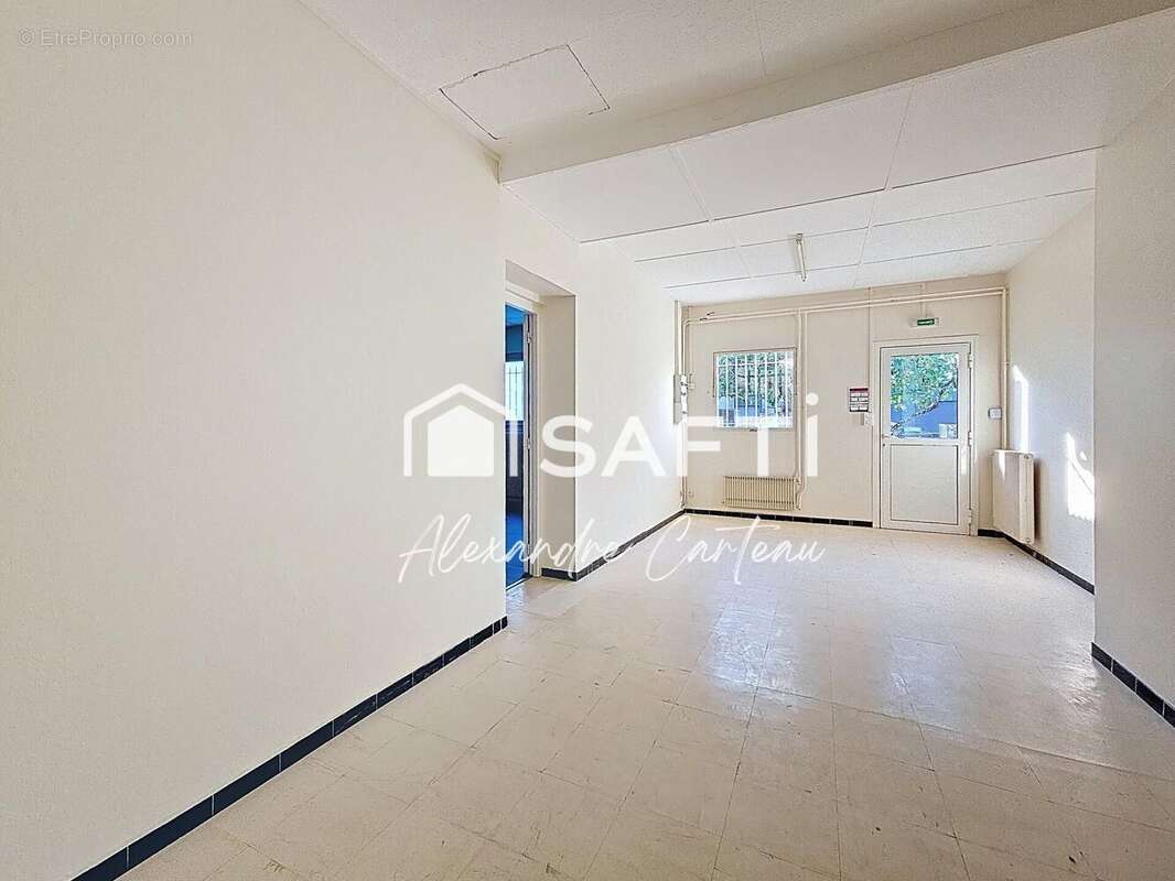 Photo 4 - Commerce à LATRESNE