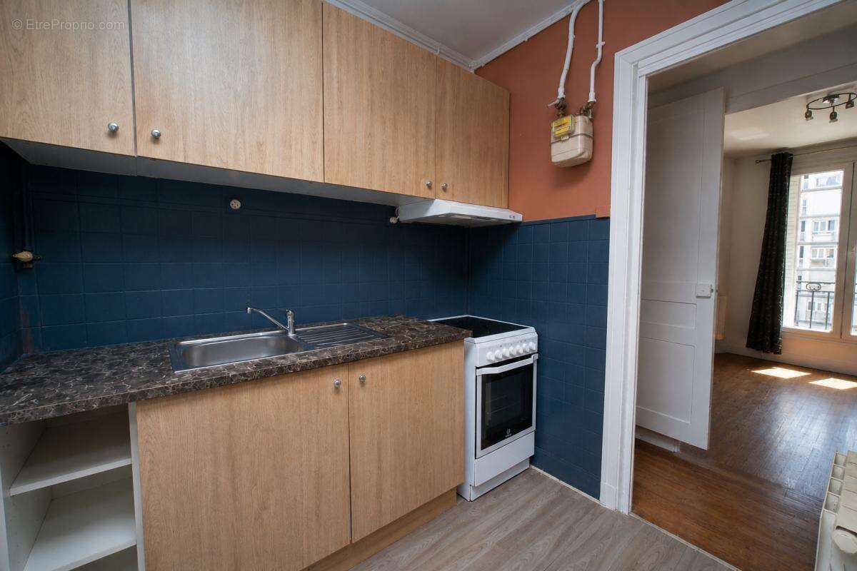 Bois-Colombes - Dernier étage, deux balcons et près de 20 m² de combles - photo 4