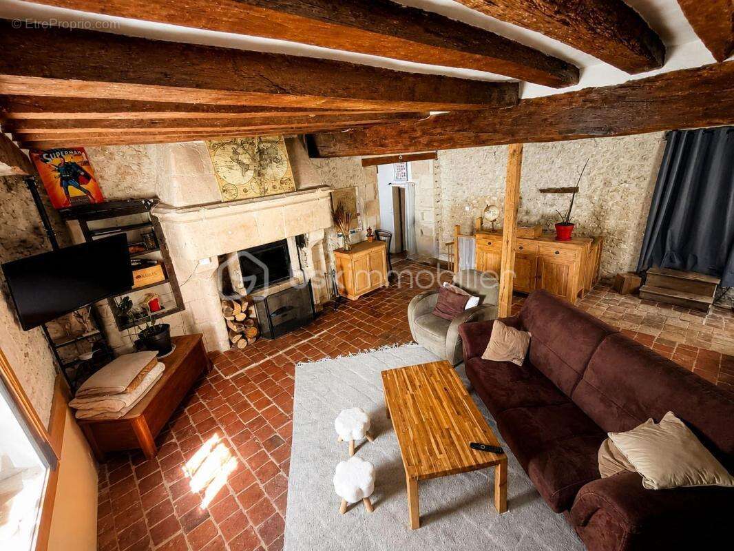 Grande maison de caractère 217 m² +  3 dépendances et terrain au bord de Indrois - photo 7