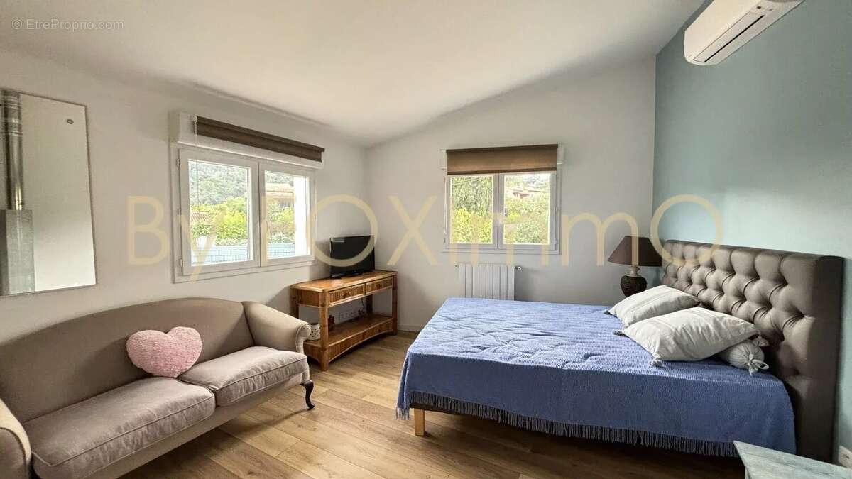 Maison à MANDELIEU-LA-NAPOULE