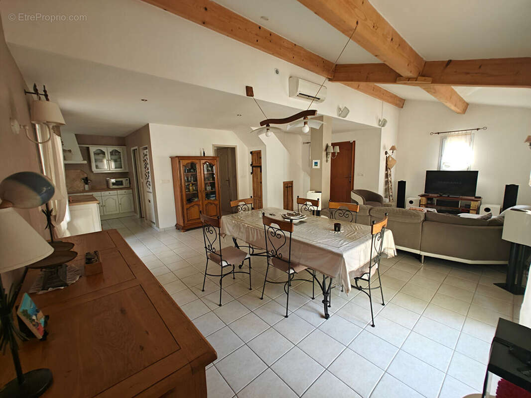 Maison Toulon Est  4 pièce(s) 115 M2  sur  terrain avec piscine et stationnement. - photo 5