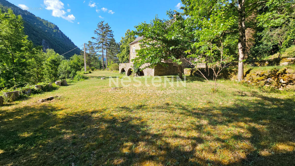 Maison à SAINTE-ENIMIE
