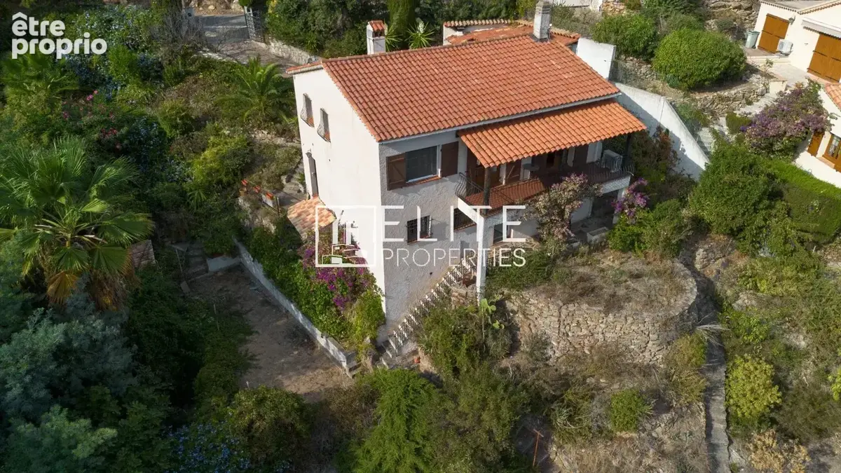 MANDELIEU-LA-NAPOULE (CAPITOU) : Maison à rénover, 110 m² habitables, vue panoramique mer et collines, terrain de 1 375 m² - photo 2