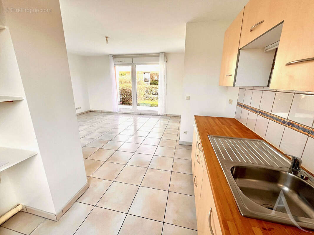 Metz Queuleu F2 avec jardin terrasse privative + parking - photo 6