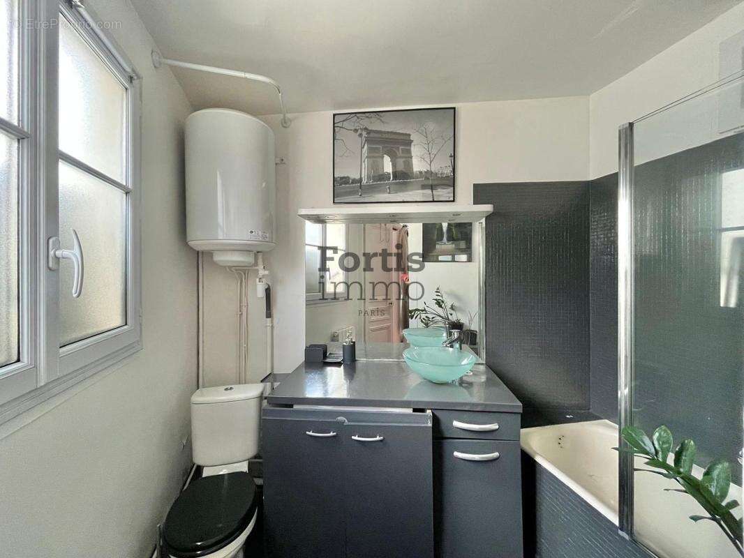 Appartement à PARIS-3E