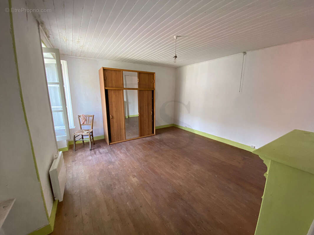 Maison à MONTCHAUVET