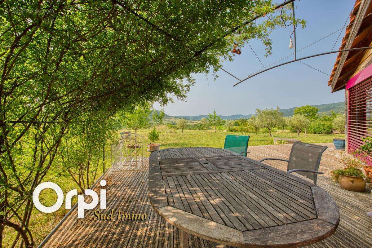 Appartement à ALBA-LA-ROMAINE