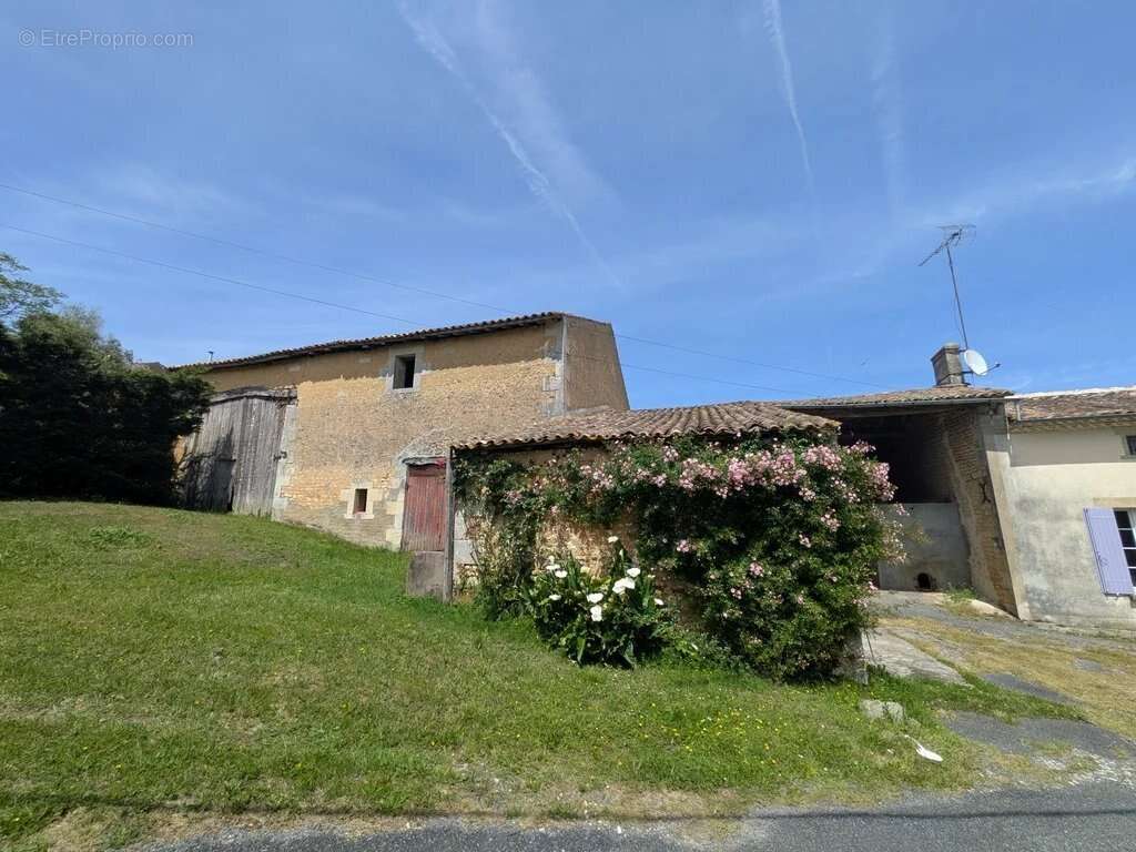 Maison à MIRAMBEAU