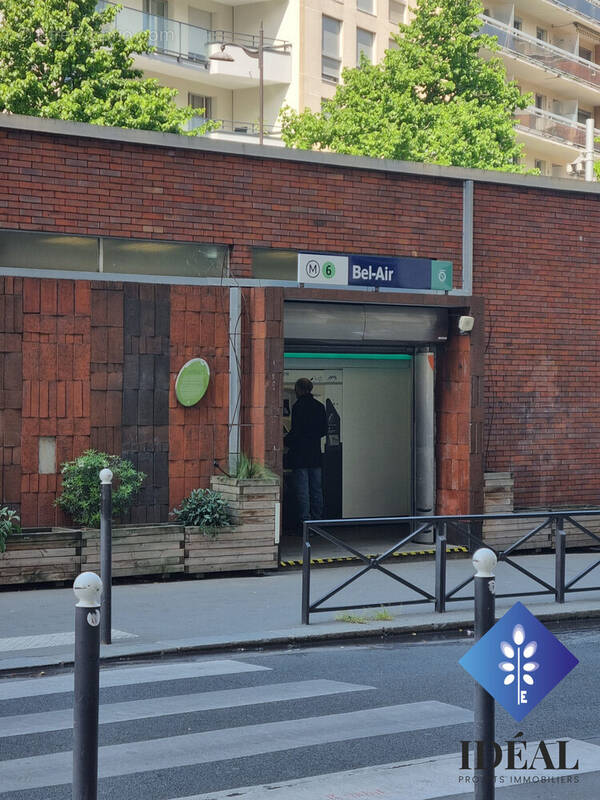Parking à PARIS-12E