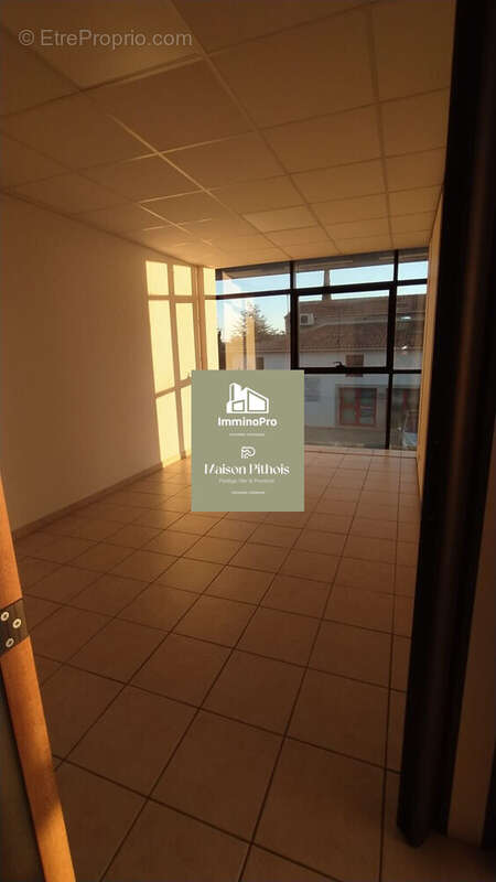 Commerce à OLLIOULES