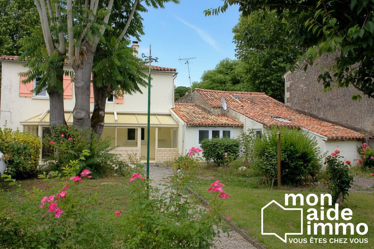 Maison à DAMVIX