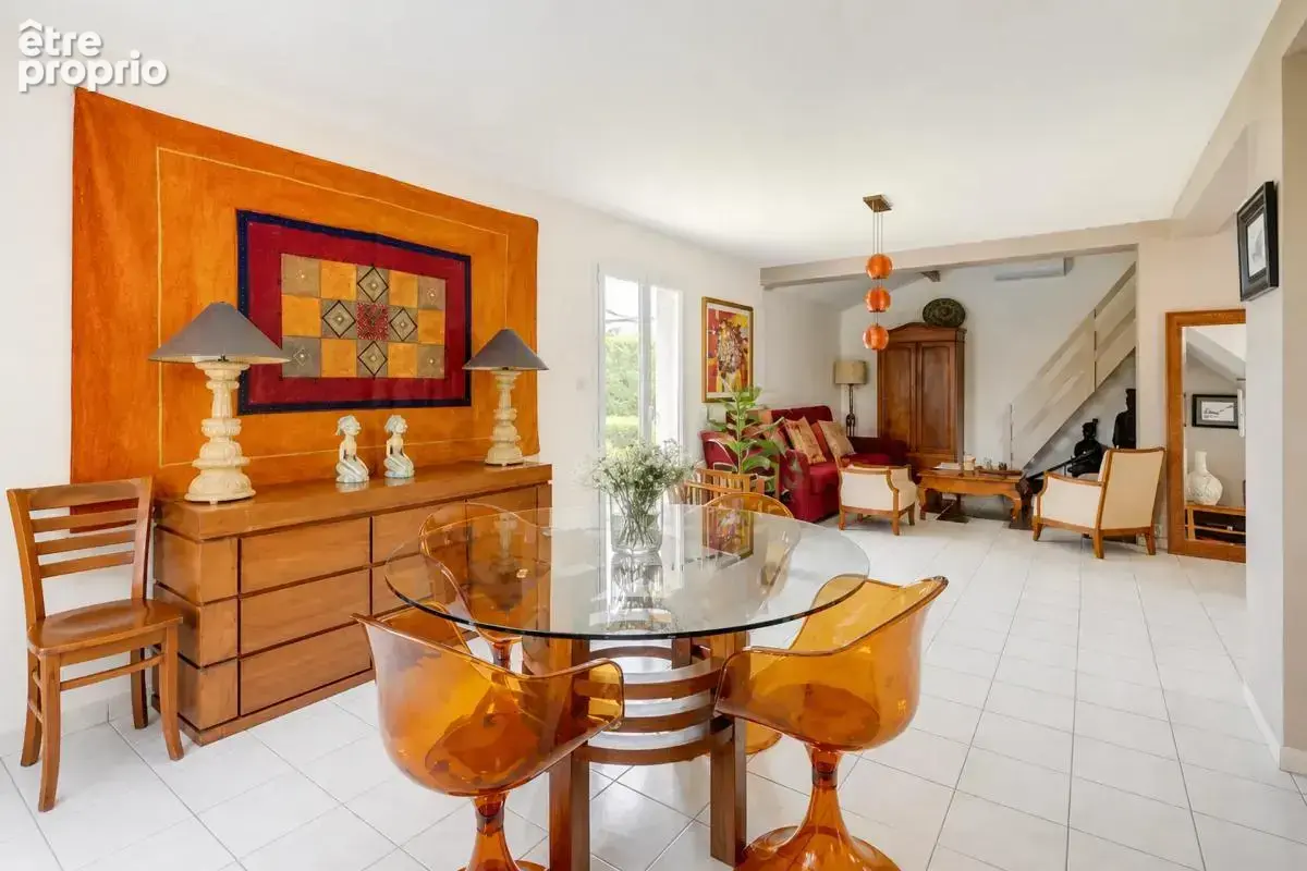 Maison de 4 pièces de 112 m² à Décines-Charpieu - photo 3