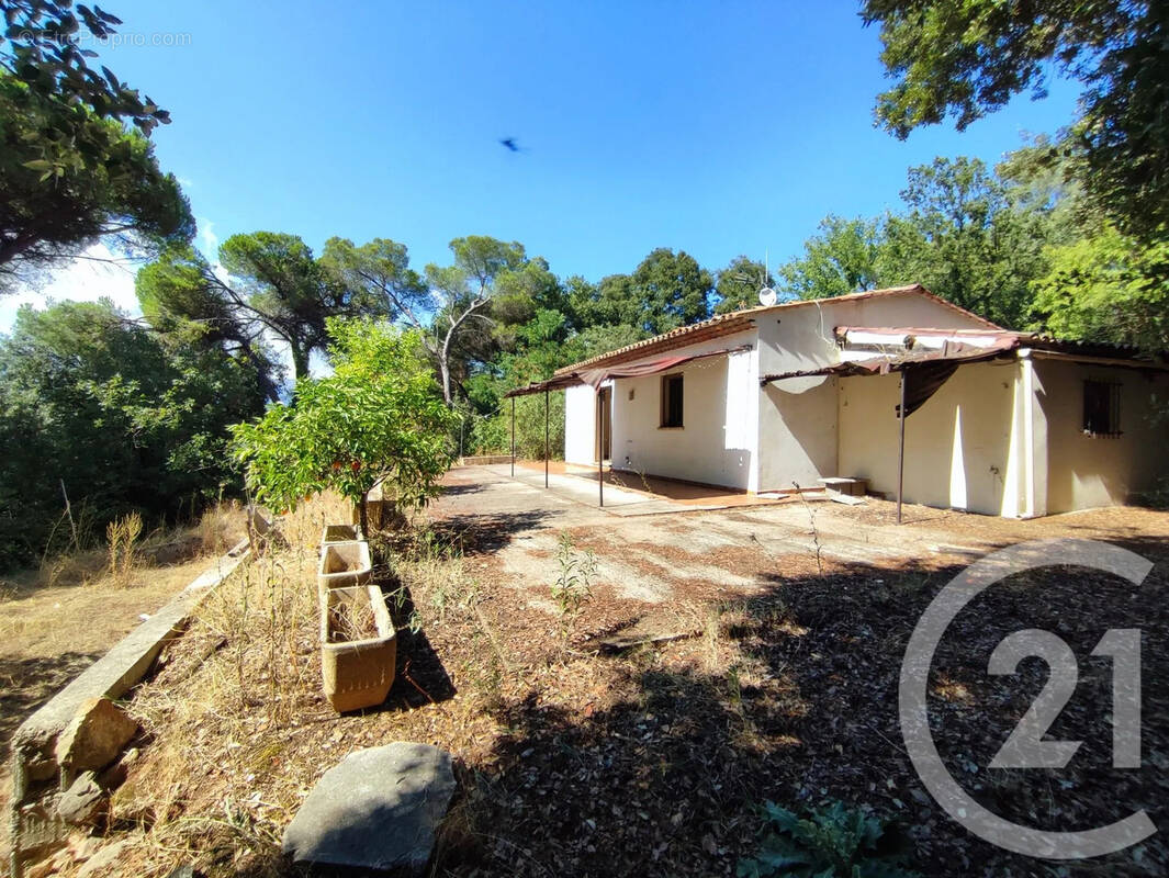 Maison à ROQUEFORT-LES-PINS