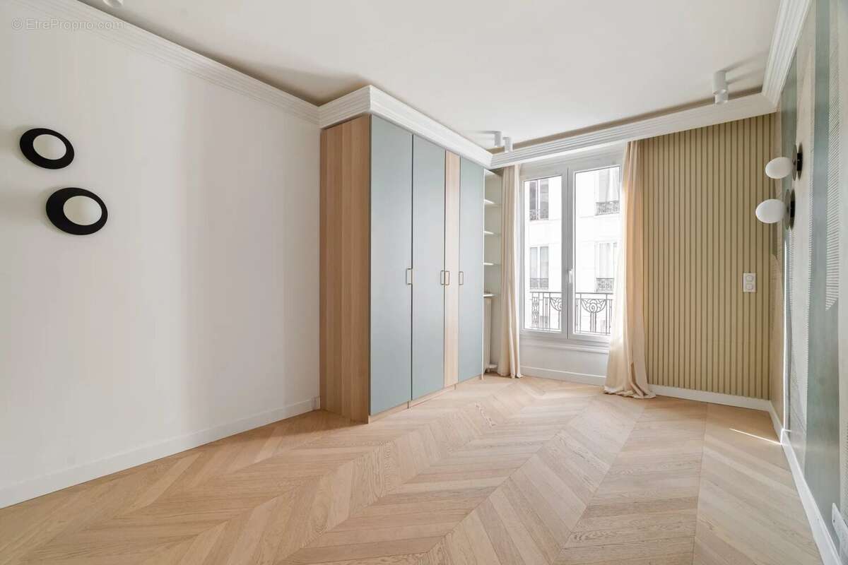 Appartement à LEVALLOIS-PERRET